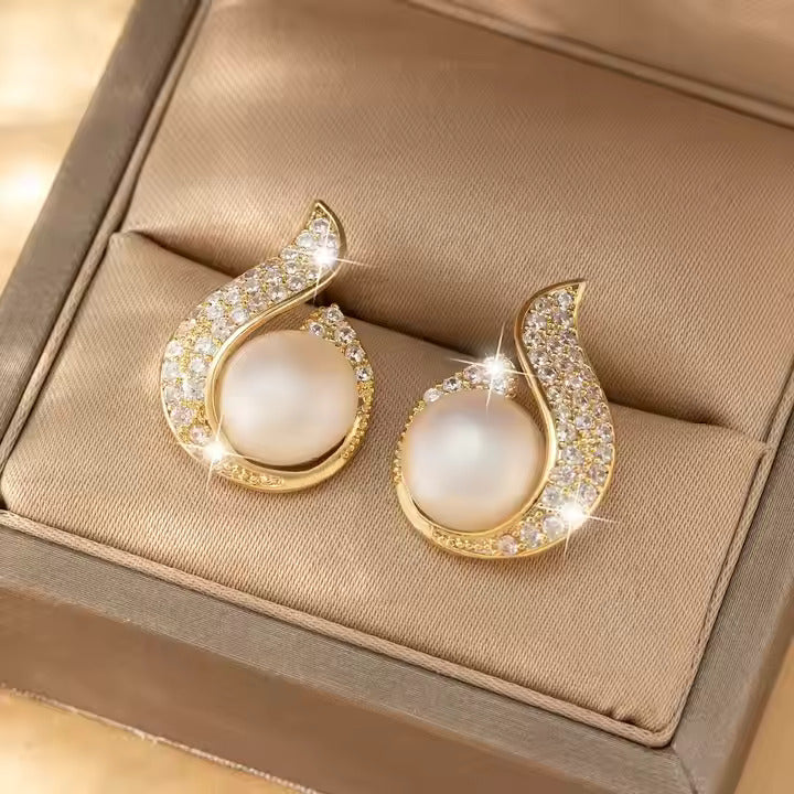 Elegant Teardrop Stud Pearl Earrings-2